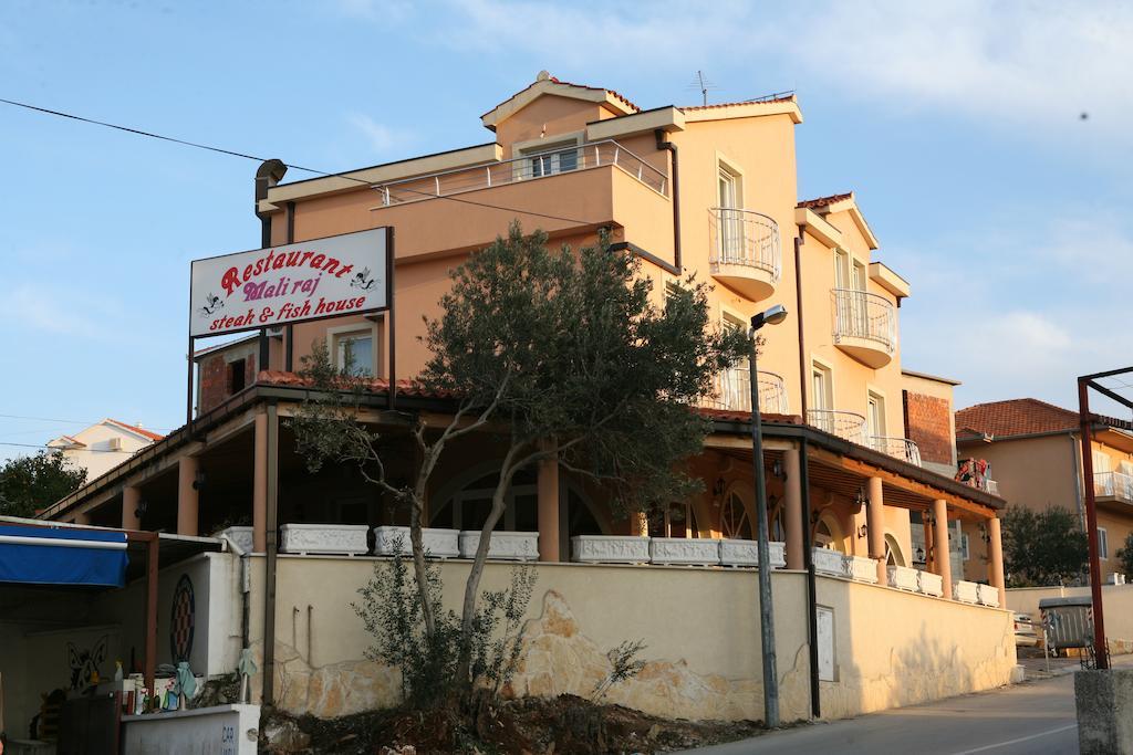 Apartments Little Paradise Trogir Exterior foto